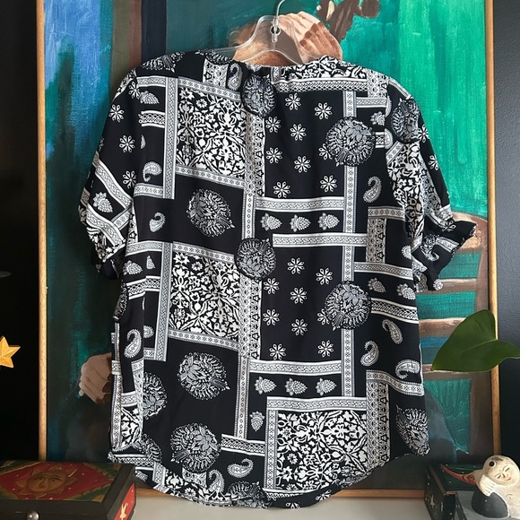 Fun 2 Fun Black and White Patterned Blouse Small - Picture 6 of 16
